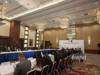 В Баку проходит презентация проекта по декарбонизации железных дорог при поддержке АБР (ФОТО)