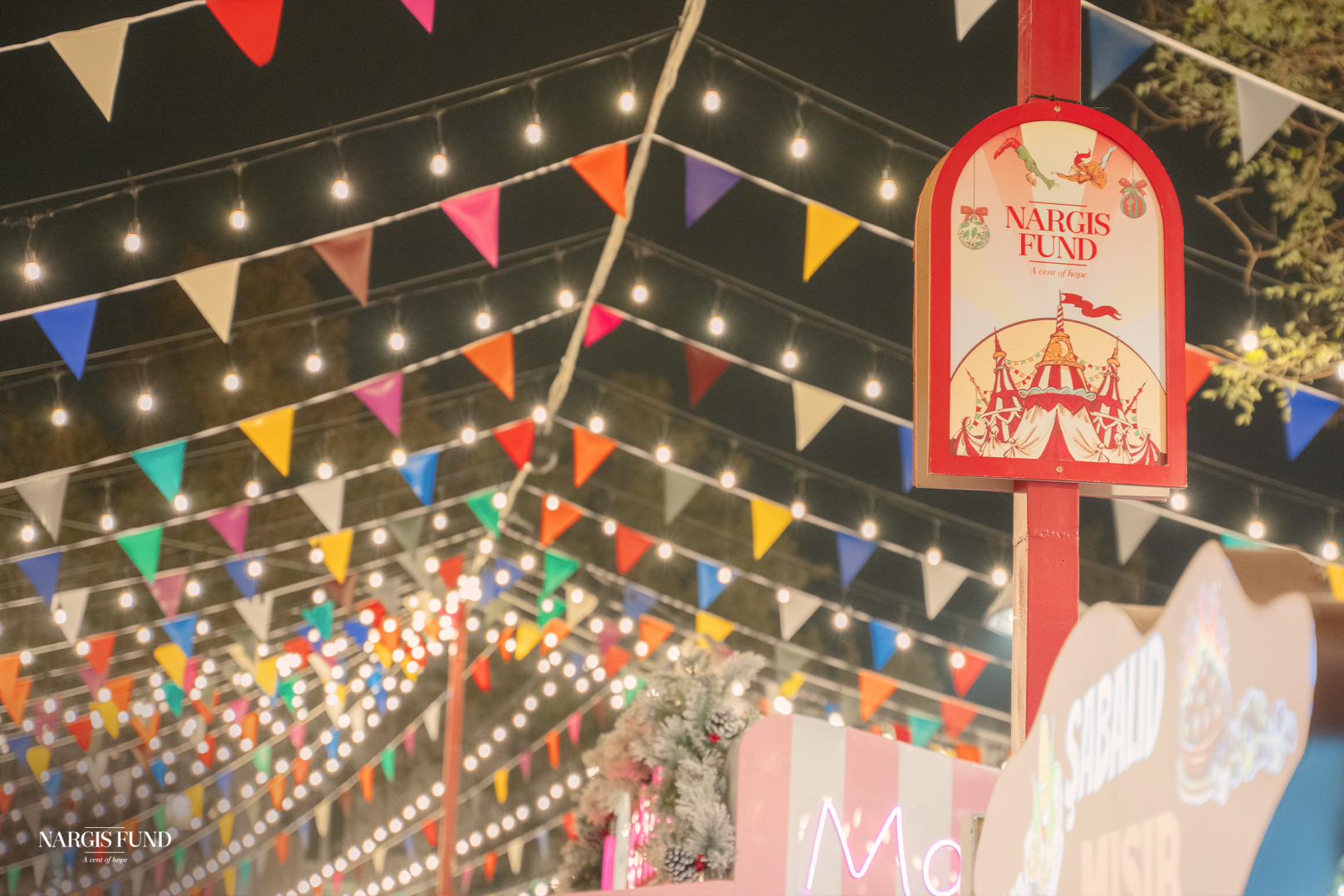 Ярмарка "Холодные руки, горячее сердце" в Баку впервые представлена в цирковой тематике и превращает Площадь Фонтанов в уникальное пространство (ФОТО)