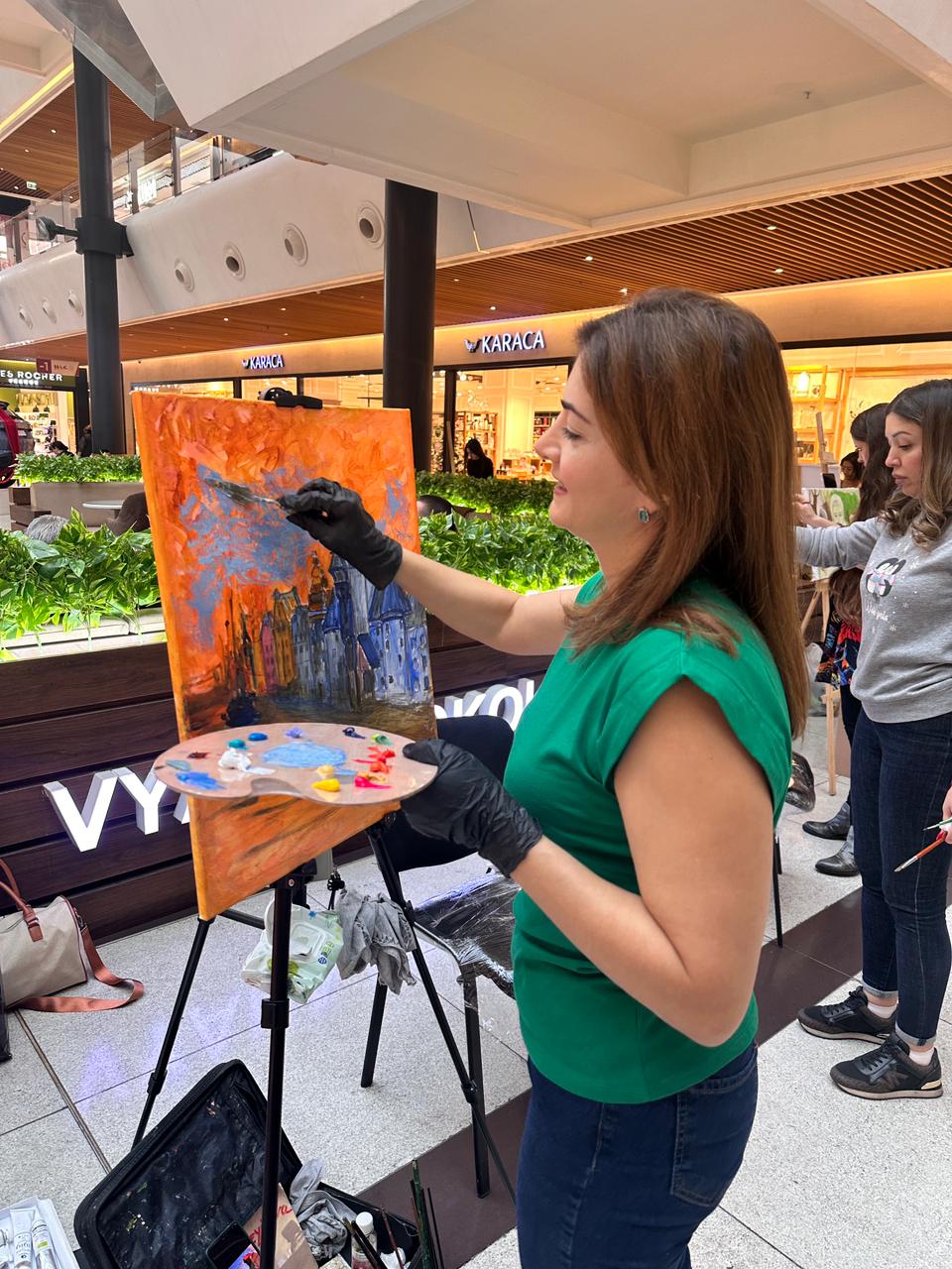 В Гяндже в формате live show представлена экспозиция "Польша глазами азербайджанских художников" (ФОТО)