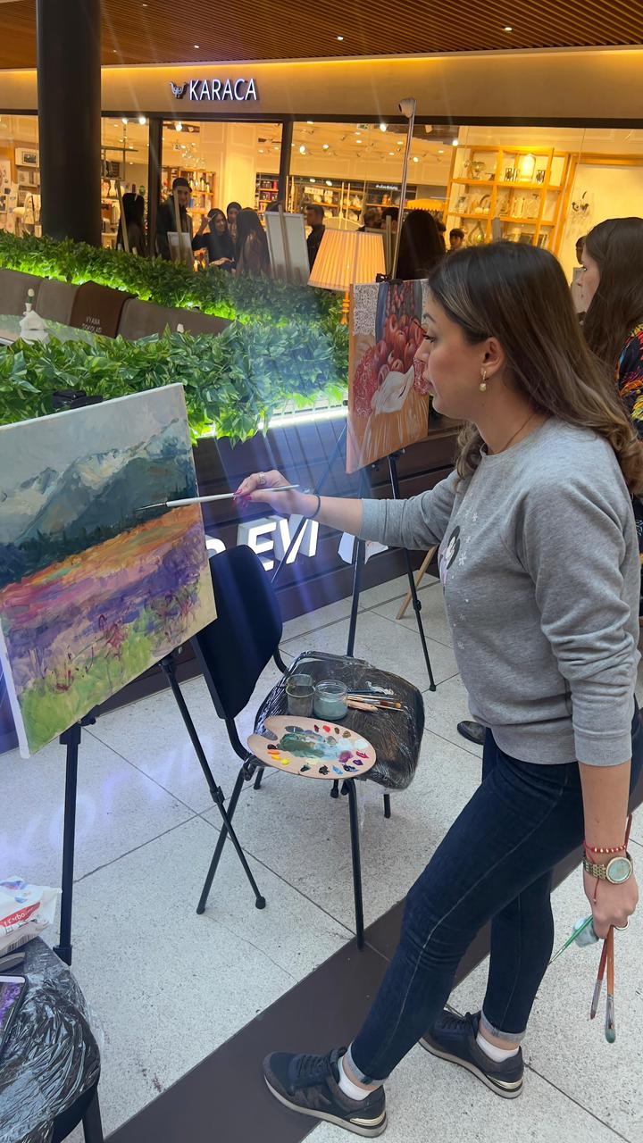 В Гяндже в формате live show представлена экспозиция "Польша глазами азербайджанских художников" (ФОТО)