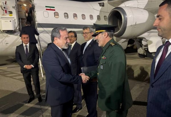 Министр иностранных дел Ирана прибыл с визитом в Азербайджан (Обновлено)