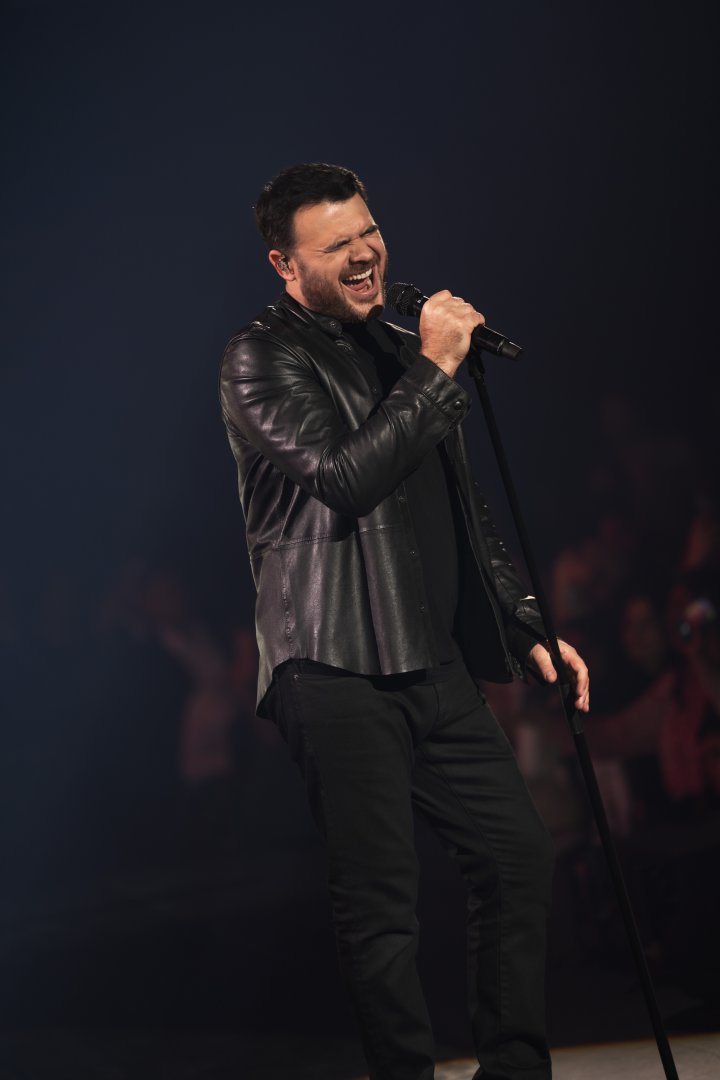 Эмоции, голос и тысячи огней: EMIN подарил Баку тёплый декабрьский вечер (ФОТО)