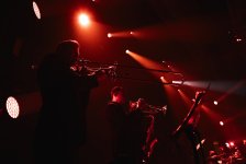 Эмоции, голос и тысячи огней: EMIN подарил Баку тёплый декабрьский вечер (ФОТО)