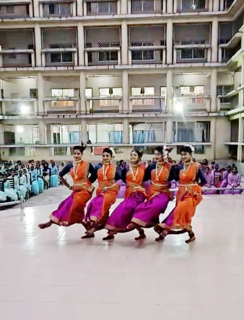 Вице-президент Фонда Гейдара Алиева Лейла Алиева и руководитель Баку Медиа Центра Арзу Алиева посетили детский дом в Дакке (ФОТО)