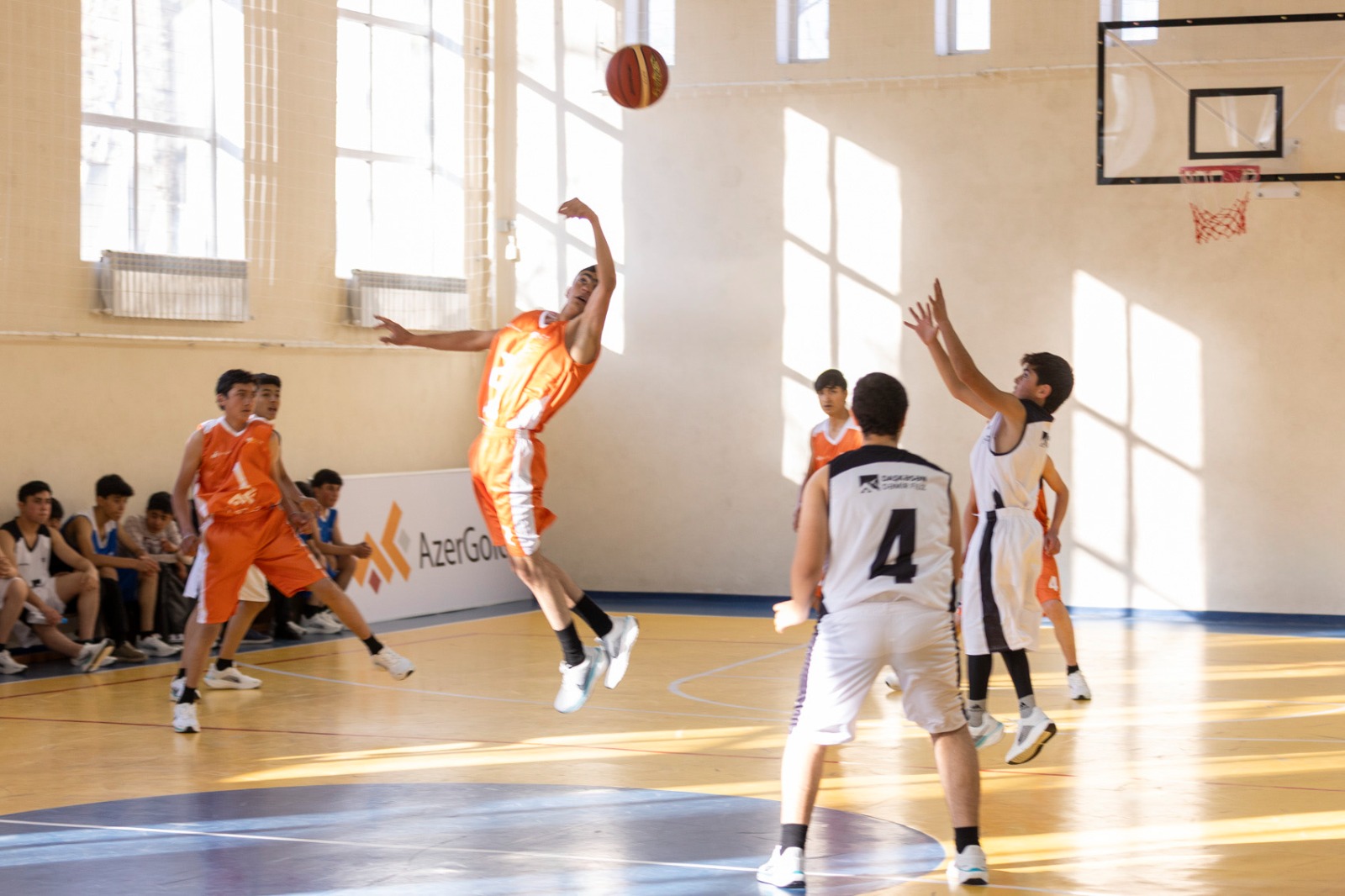 В Дашкесане прошел баскетбольный турнир среди школьников (FOTO)