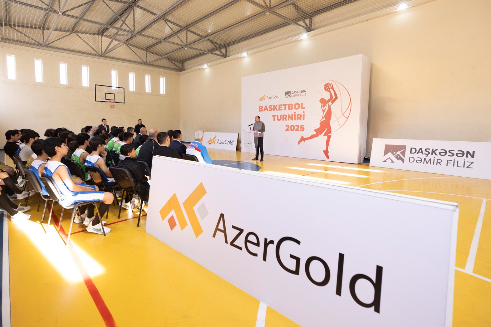 В Дашкесане прошел баскетбольный турнир среди школьников (FOTO)