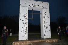 Президент Ильхам Алиев и Президент Петер Пеллегрини посетили мемориал «Ворота Свободы» в Братиславе (ФОТО)