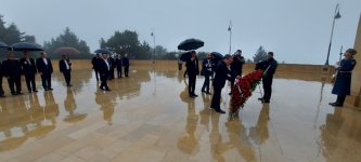 Министр иностранных дел Ирана почтил в Баку память шехидов (ФОТО)