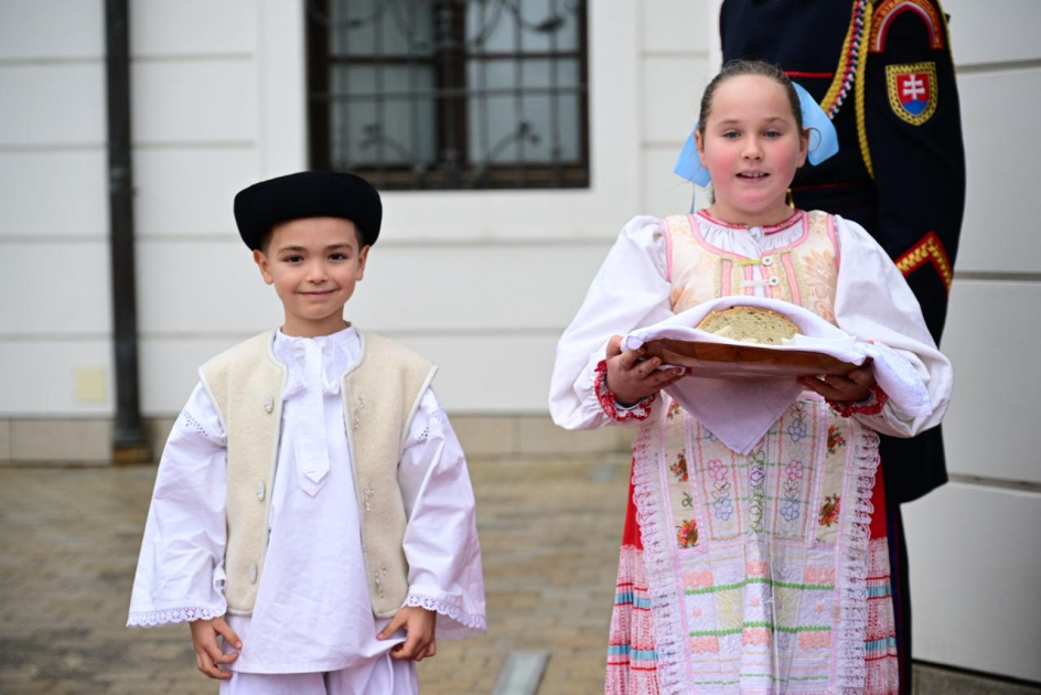 В Братиславе состоялась церемония официальной встречи Президента Ильхама Алиева (ФОТО)