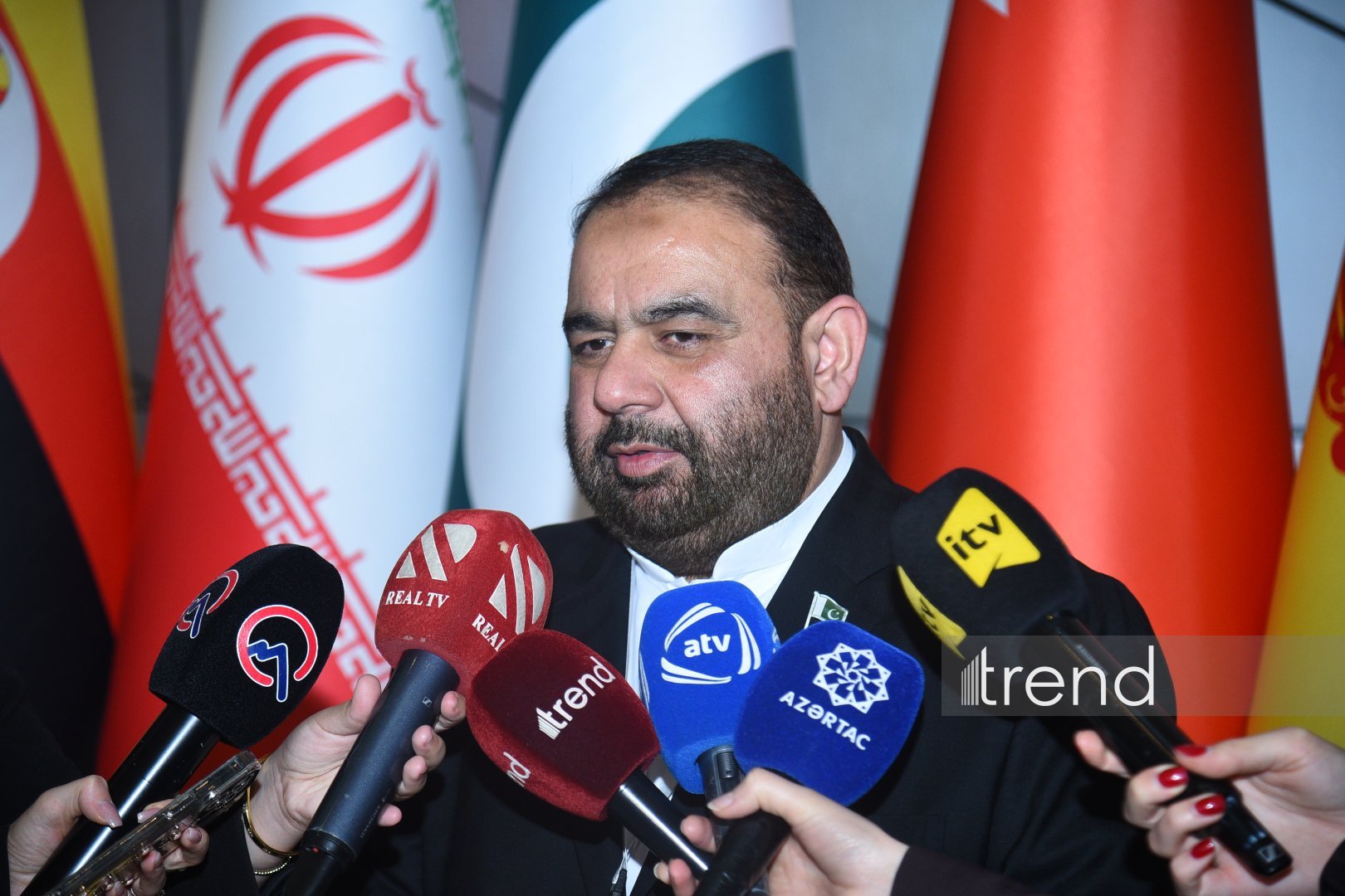 Креативные павильоны и красочные экспозиции на открытии "Культурного фестиваля ОИС: Бакинская Творческая неделя – 2025" (ФОТО)