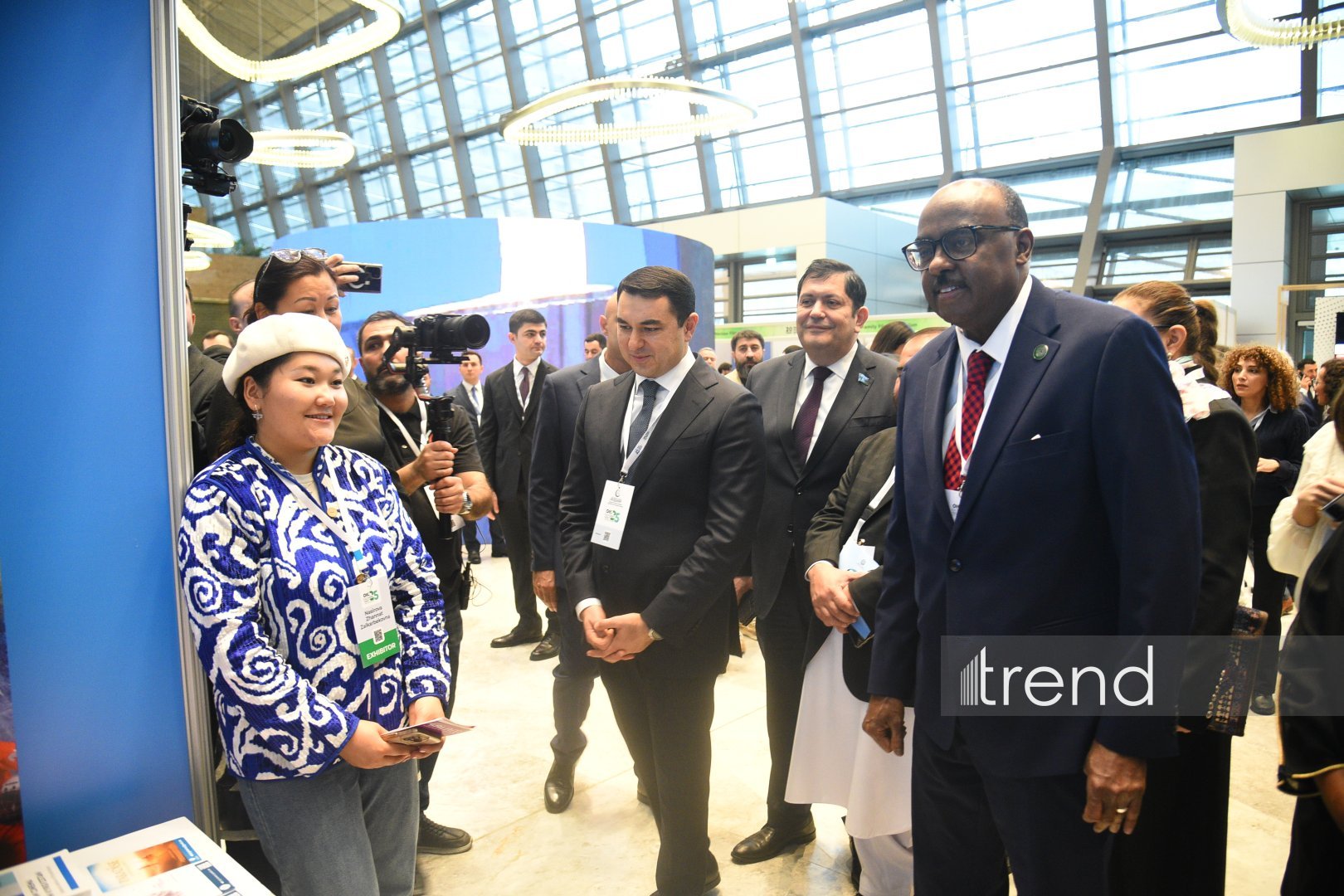 Креативные павильоны и красочные экспозиции на открытии "Культурного фестиваля ОИС: Бакинская Творческая неделя – 2025" (ФОТО)