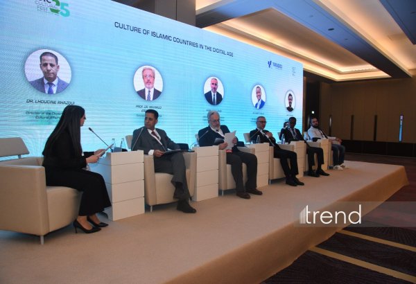На Бакинской Творческой неделе обсудили будущее культуры исламского мира в цифровую эпоху (ФОТО)