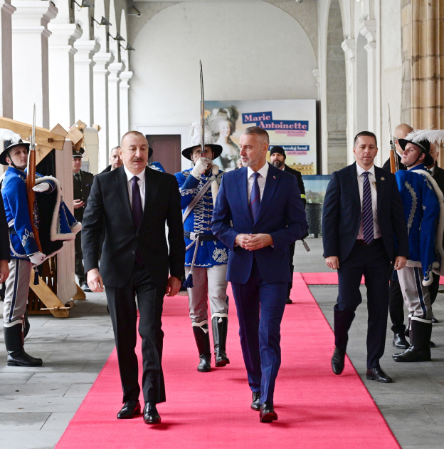 Состоялись встречи Президента Ильхама Алиева с председателем Национального совета Словакии в формате один на один и расширенном составе (ФОТО)