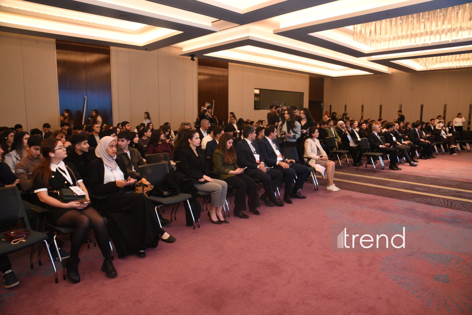 На Бакинской Творческой неделе обсудили будущее культуры исламского мира в цифровую эпоху (ФОТО)