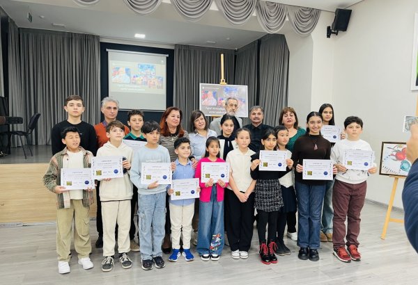 Творчество Тогрула Нариманбекова глазами детей - в Баку прибыла дочь художника (ФОТО)