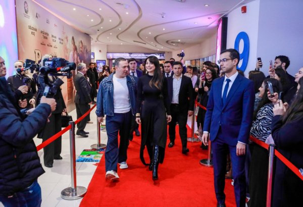 В Баку прошел гала-вечер фильма "Bugün Güzel" с участием турецких звезд (ВИДЕО, ФОТО)