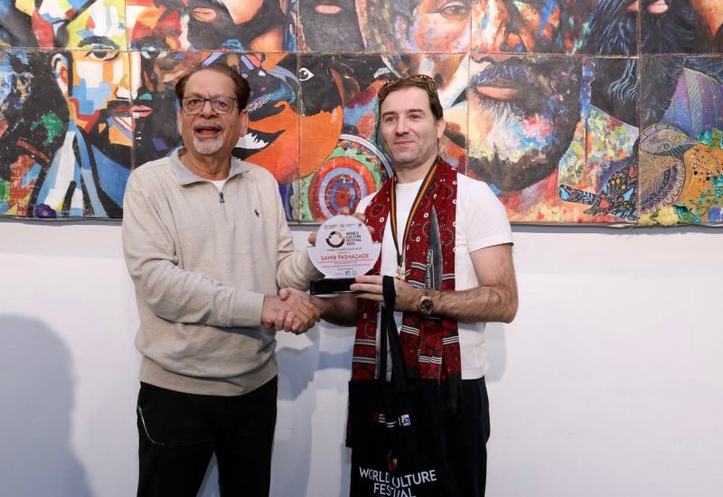 Заслуженный артист Азербайджана Сахиб Пашазаде удостоен почётной медали в Пакистане (ФОТО)