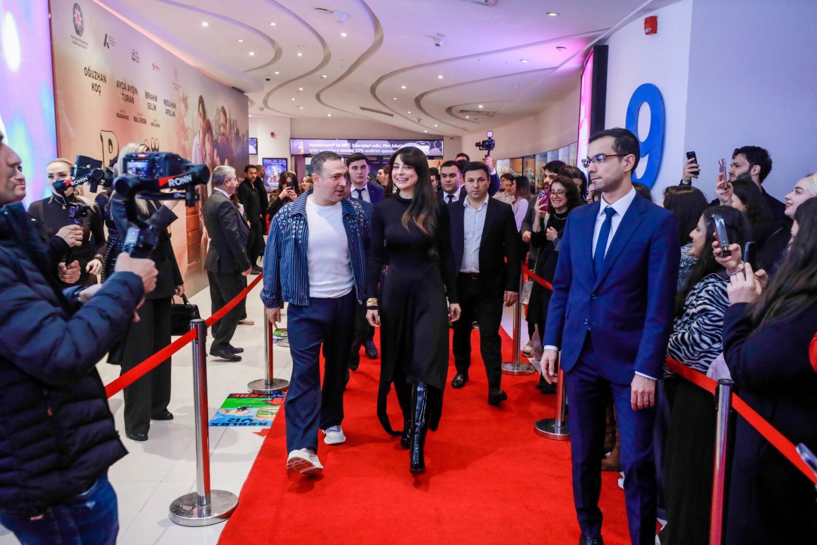 В Баку прошел гала-вечер фильма "Bugün Güzel" с участием турецких звезд (ВИДЕО, ФОТО)
