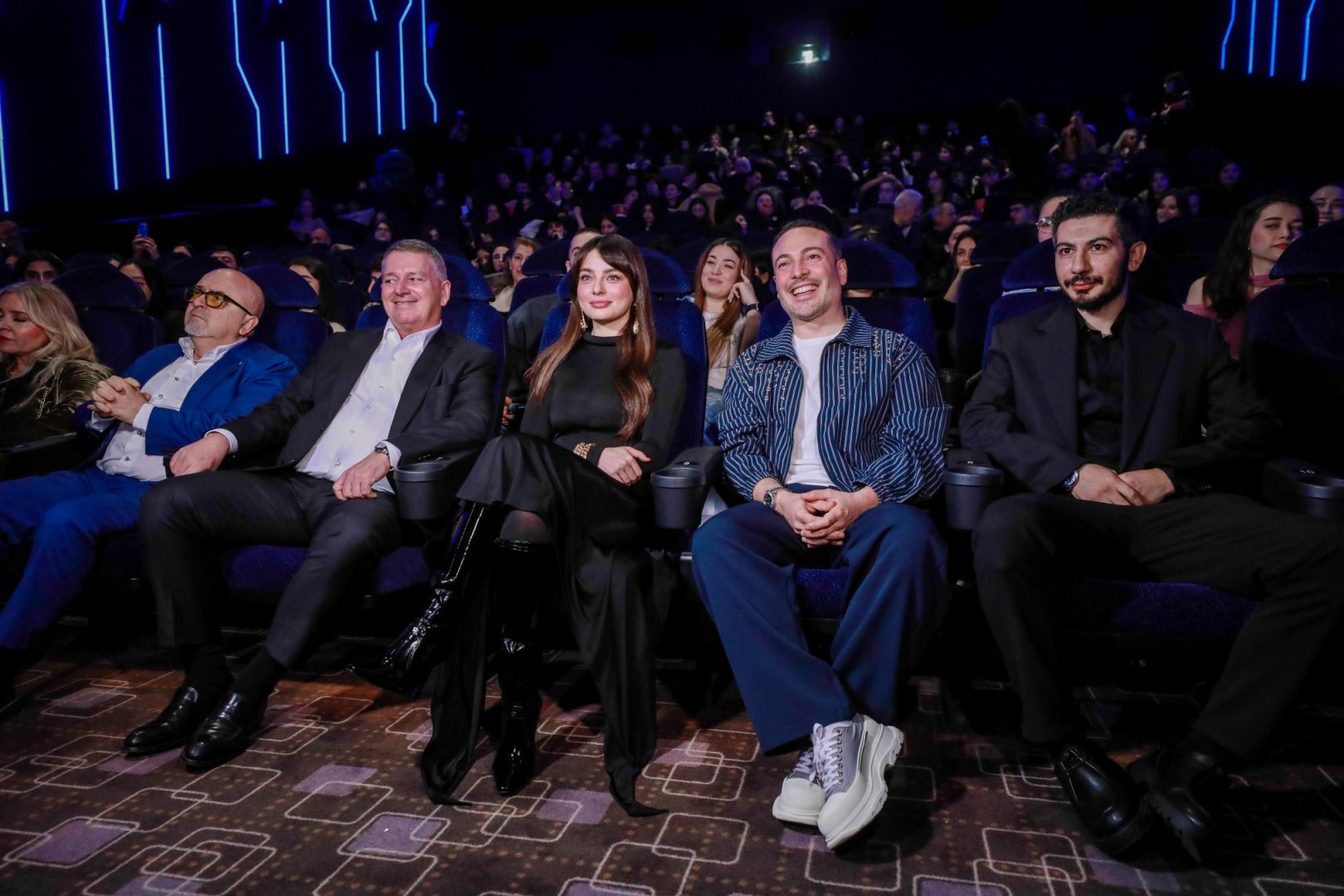 В Баку прошел гала-вечер фильма "Bugün Güzel" с участием турецких звезд (ВИДЕО, ФОТО)