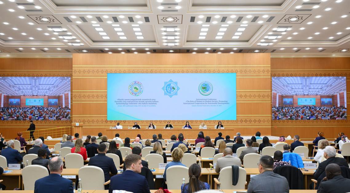 Вице-президент Фонда Гейдара Алиева Лейла Алиева приняла участие в международной конференции в Туркменистане (ФОТО)