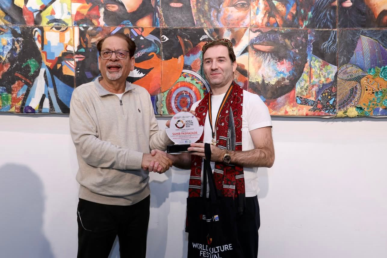 Заслуженный артист Азербайджана Сахиб Пашазаде удостоен почётной медали в Пакистане (ФОТО)