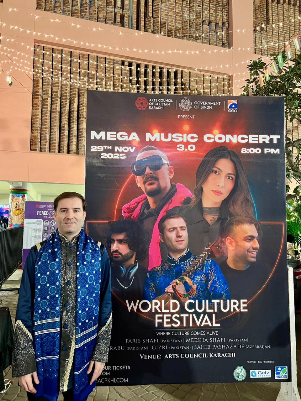 Заслуженный артист Азербайджана Сахиб Пашазаде удостоен почётной медали в Пакистане (ФОТО)