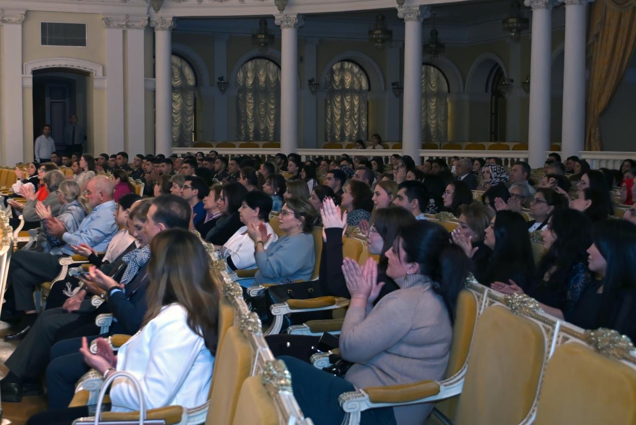 В Баку состоялся торжественный вечер, посвященный 150-летию выдающегося государственного деятеля Фатали хана Хойского (ФОТО)