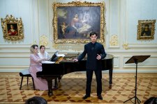 Азербайджанской музей в ауре классической музыки – душевный отдых среди картин (ФОТО)