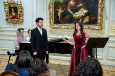 Азербайджанской музей в ауре классической музыки – душевный отдых среди картин (ФОТО)