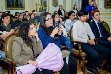 Азербайджанской музей в ауре классической музыки – душевный отдых среди картин (ФОТО)