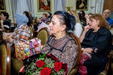 Азербайджанской музей в ауре классической музыки – душевный отдых среди картин (ФОТО)