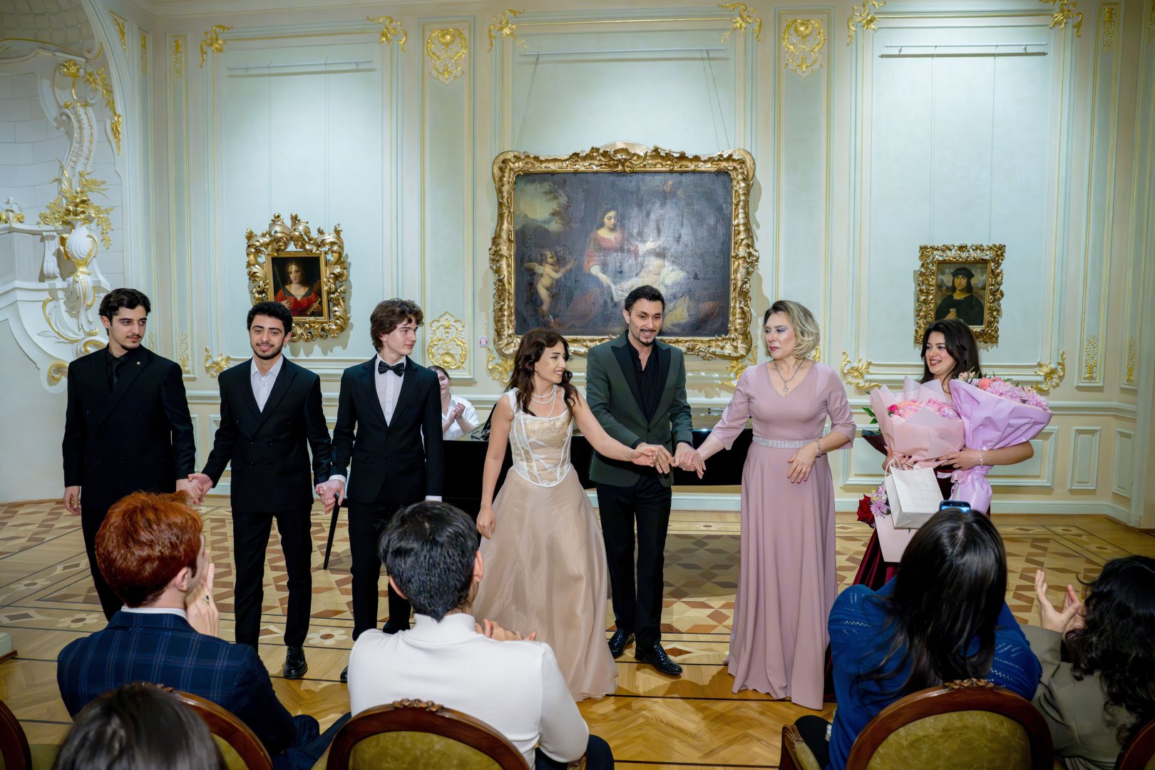 Азербайджанской музей в ауре классической музыки – душевный отдых среди картин (ФОТО)