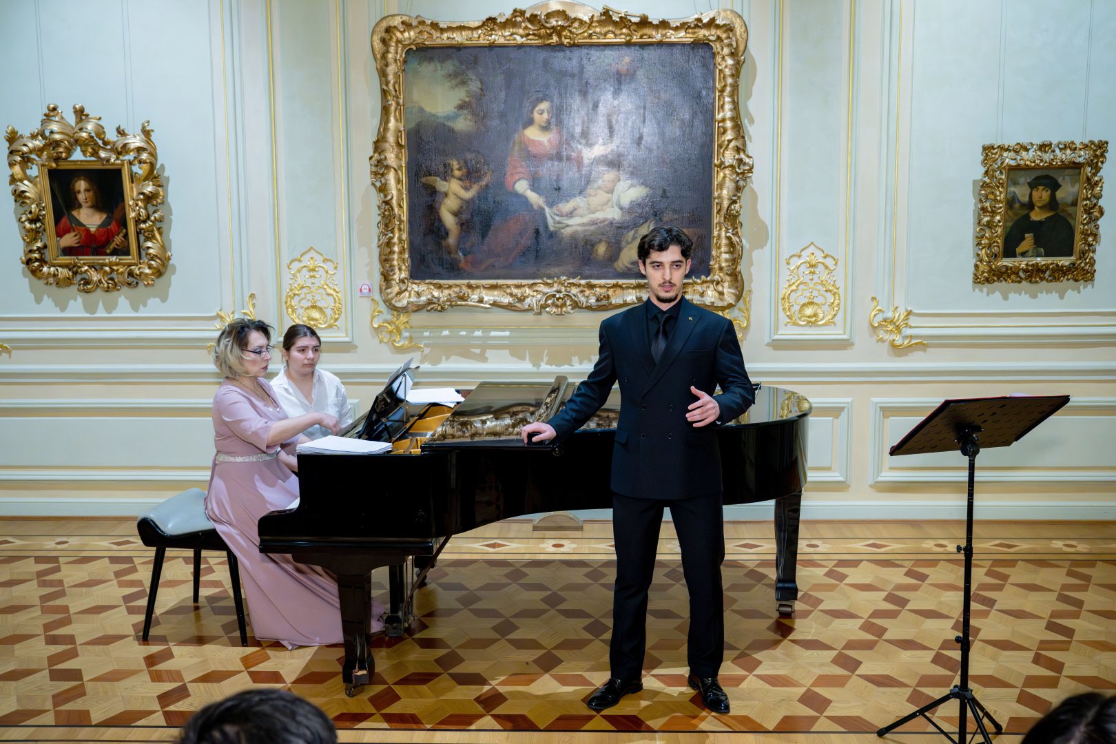 Азербайджанской музей в ауре классической музыки – душевный отдых среди картин (ФОТО)