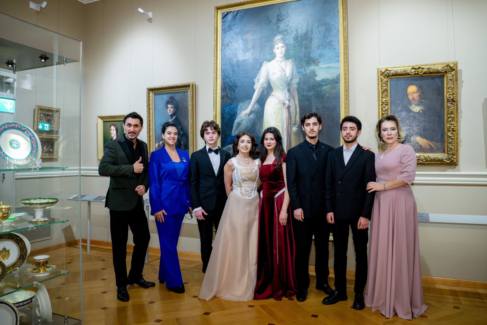 Азербайджанской музей в ауре классической музыки – душевный отдых среди картин (ФОТО)