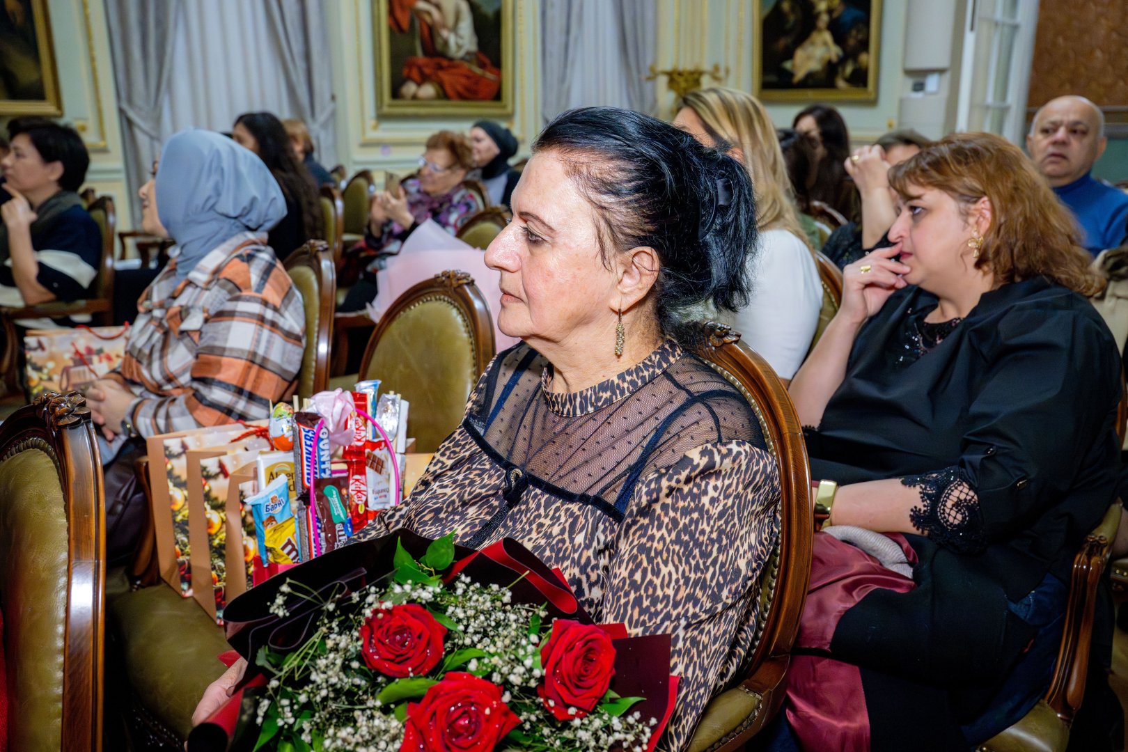 Азербайджанской музей в ауре классической музыки – душевный отдых среди картин (ФОТО)