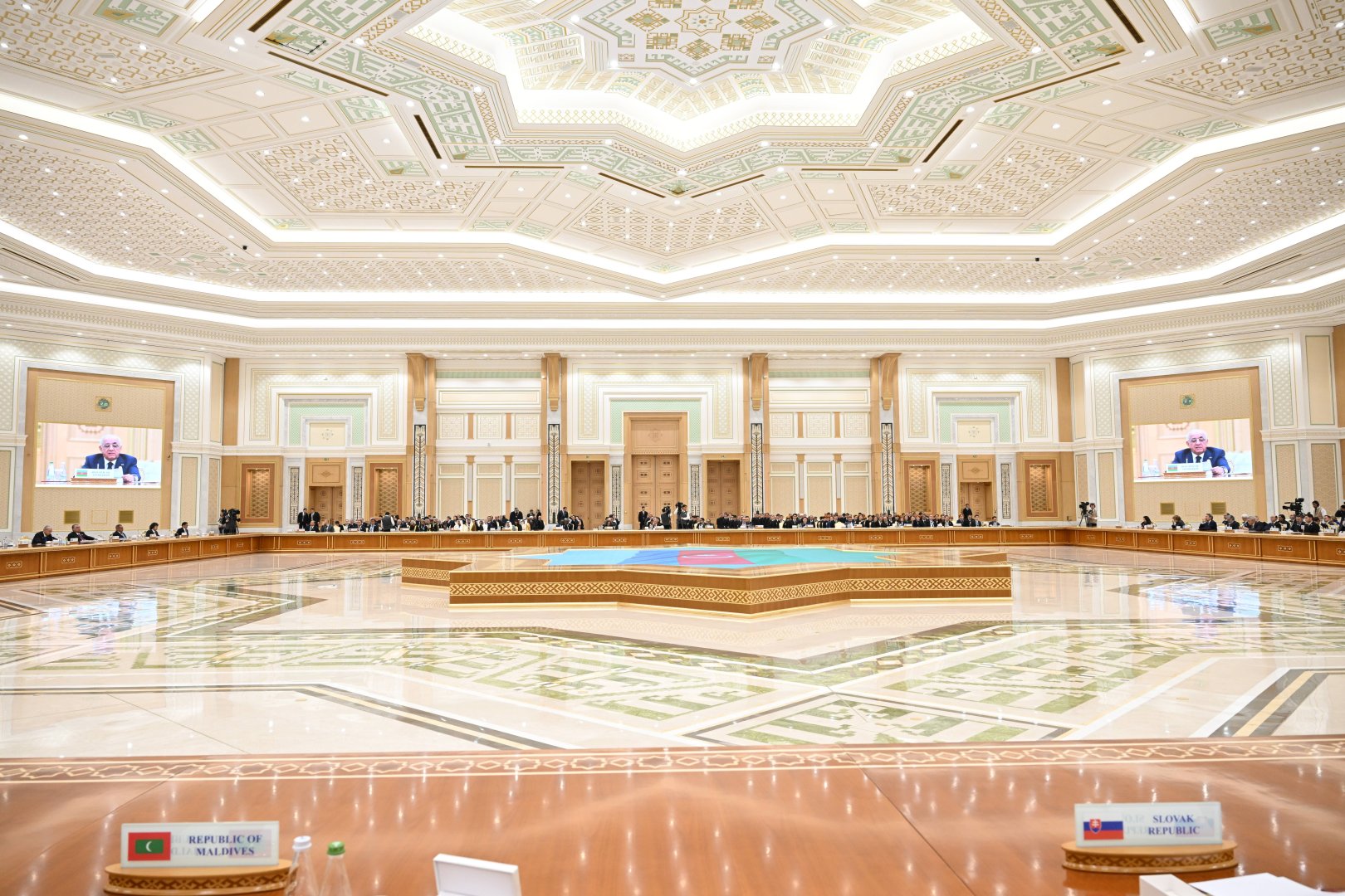 Али Асадов принял участие в форуме, посвященном 30-летию постоянного нейтралитета Туркменистана (ФОТО)