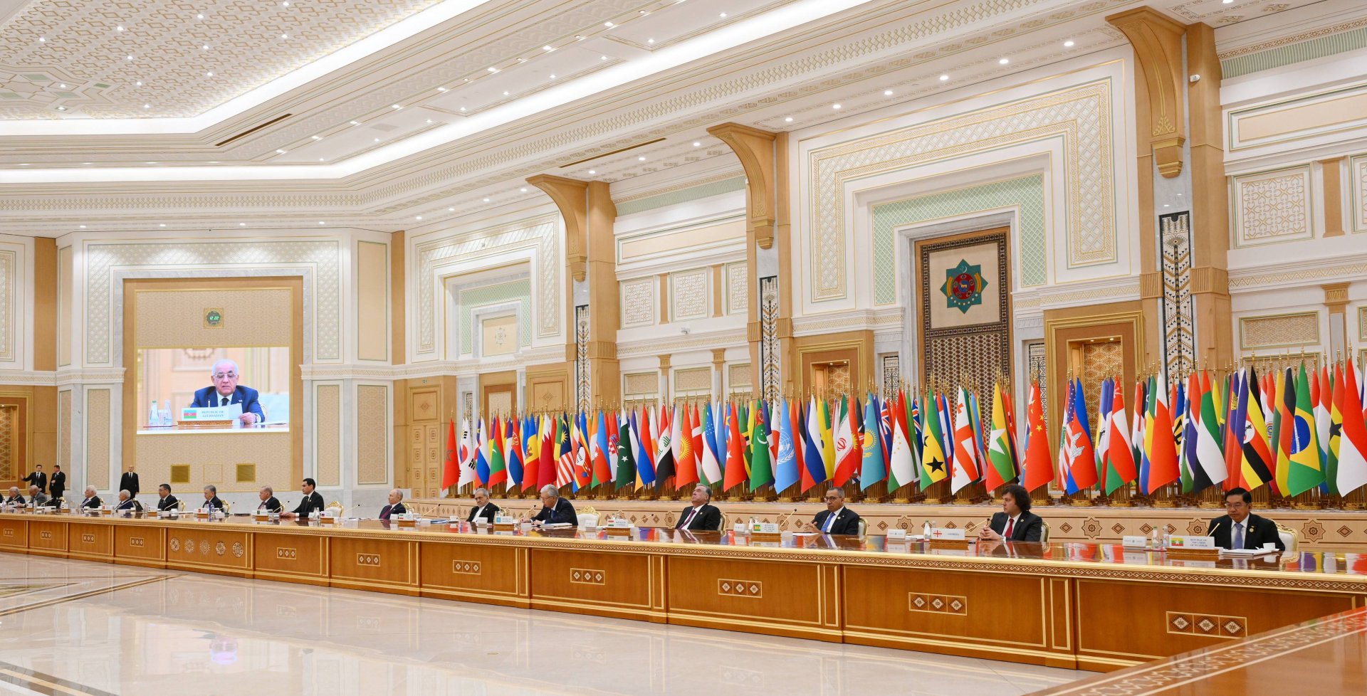 Али Асадов принял участие в форуме, посвященном 30-летию постоянного нейтралитета Туркменистана (ФОТО)