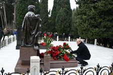 Сотрудники Минэкономики почтили память общенационального лидера Гейдара Алиева (ФОТО)