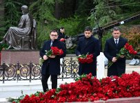 Коллективы MEDİA и Аудиовизуального совета посетили могилу общенационального лидера Гейдара Алиева (ФОТО)