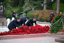 Коллективы MEDİA и Аудиовизуального совета посетили могилу общенационального лидера Гейдара Алиева (ФОТО)