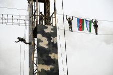 Министр обороны Азербайджана и военная делегация Узбекистана посетили воинскую часть коммандос (ФОТО)