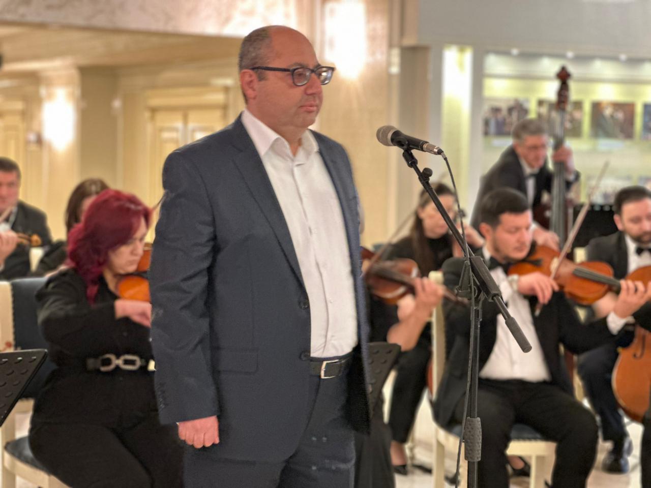 В Гянджинской государственной филармонии состоялся вечер памяти великого лидера Гейдара Алиева (ФОТО)