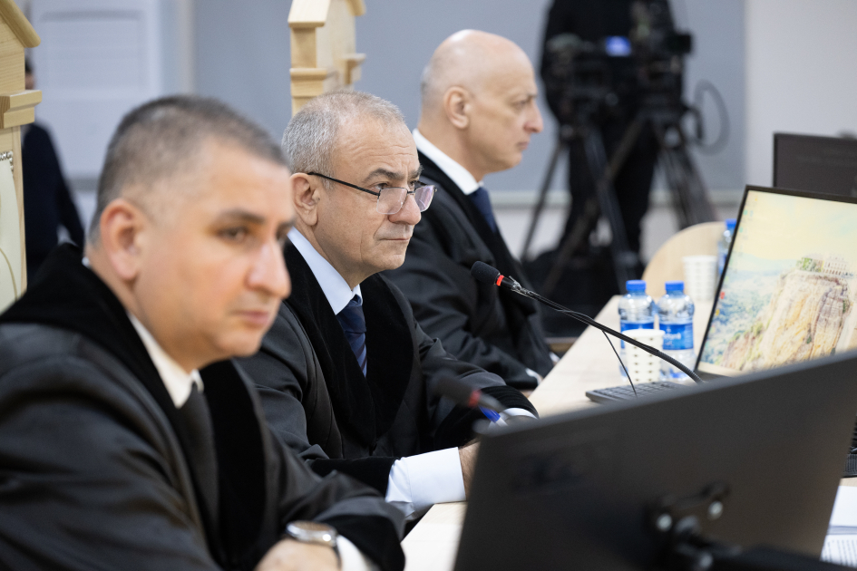 Судебное разбирательство по делу Рубена Варданяна продолжается изучением документов (ФОТО)