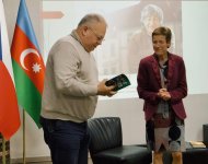 В Праге состоялась презентация антологии чешской классики в переводе на азербайджанский язык (ФОТО)