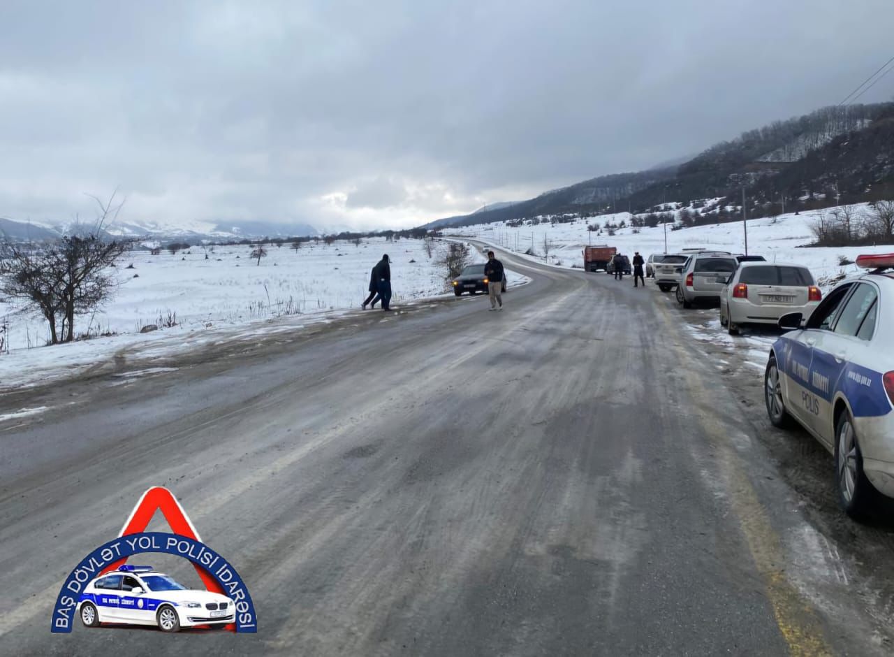 Дорожная полиция Азербайджана обратилась к водителям в связи с погодными условиями
