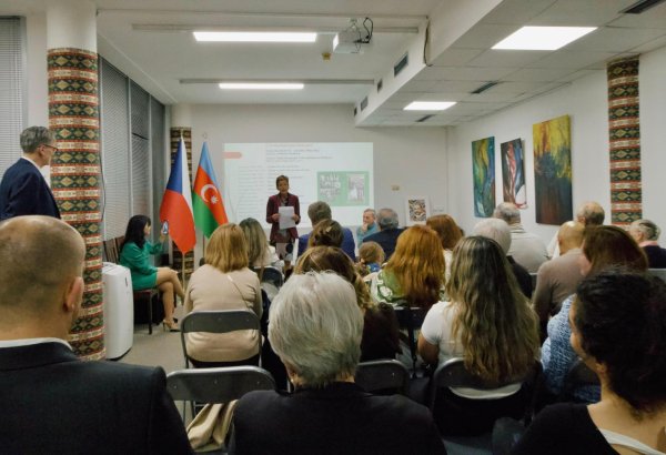 В Праге состоялась презентация антологии чешской классики в переводе на азербайджанский язык (ФОТО)