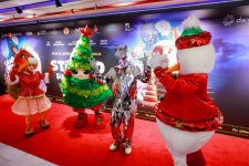 Новогодний фестиваль в Баку - бродячий цирк, жуткие существа… (ВИДЕО, ФОТО)