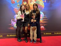 Новогодний фестиваль в Баку - бродячий цирк, жуткие существа… (ВИДЕО, ФОТО)