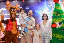 Новогодний фестиваль в Баку - бродячий цирк, жуткие существа… (ВИДЕО, ФОТО)