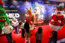 Новогодний фестиваль в Баку - бродячий цирк, жуткие существа… (ВИДЕО, ФОТО)